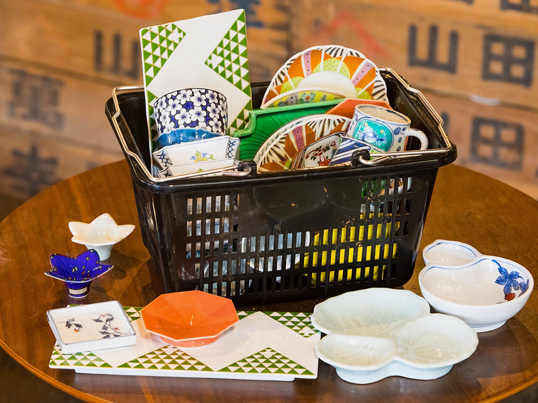☆1カゴ＝13,200円◇鮮やかな器をGET◇有田焼トレジャーハンティング