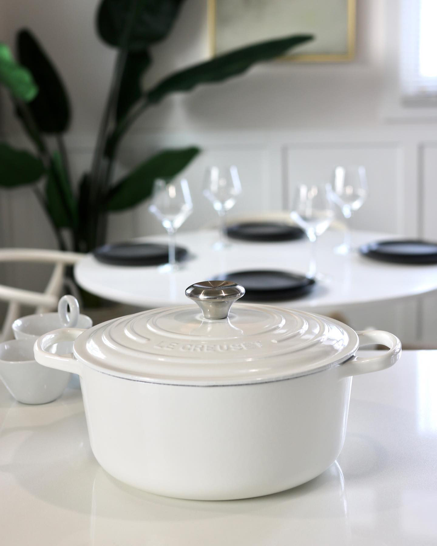 Le Creuset Signature Round 7.25-Qt. Round White Enameled Cast Iron