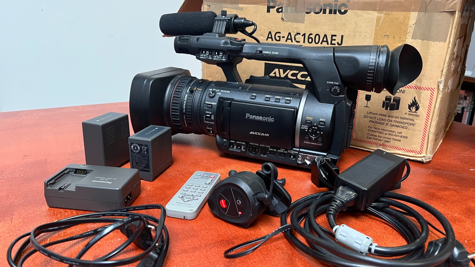 Panasonic AG-AC160 AEJ + Zubehör | 400 EUR - Gebrauchte