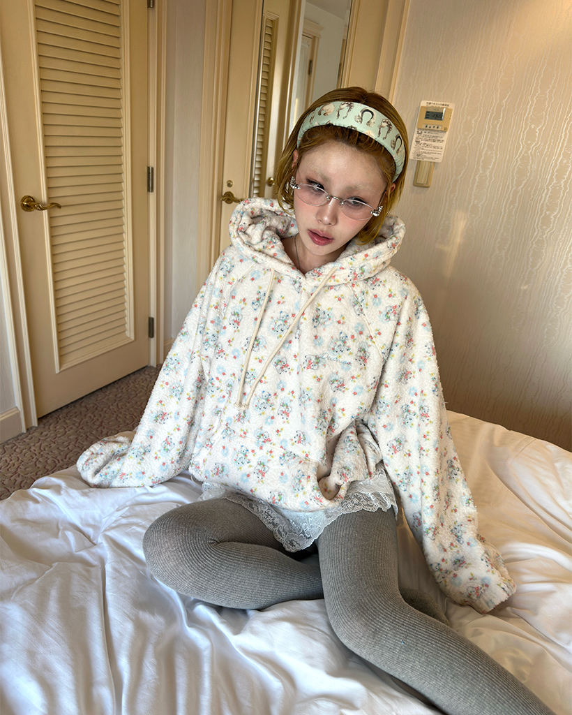 ステッチフード付きパーカークリーム | ファッション通販サイト NUGU