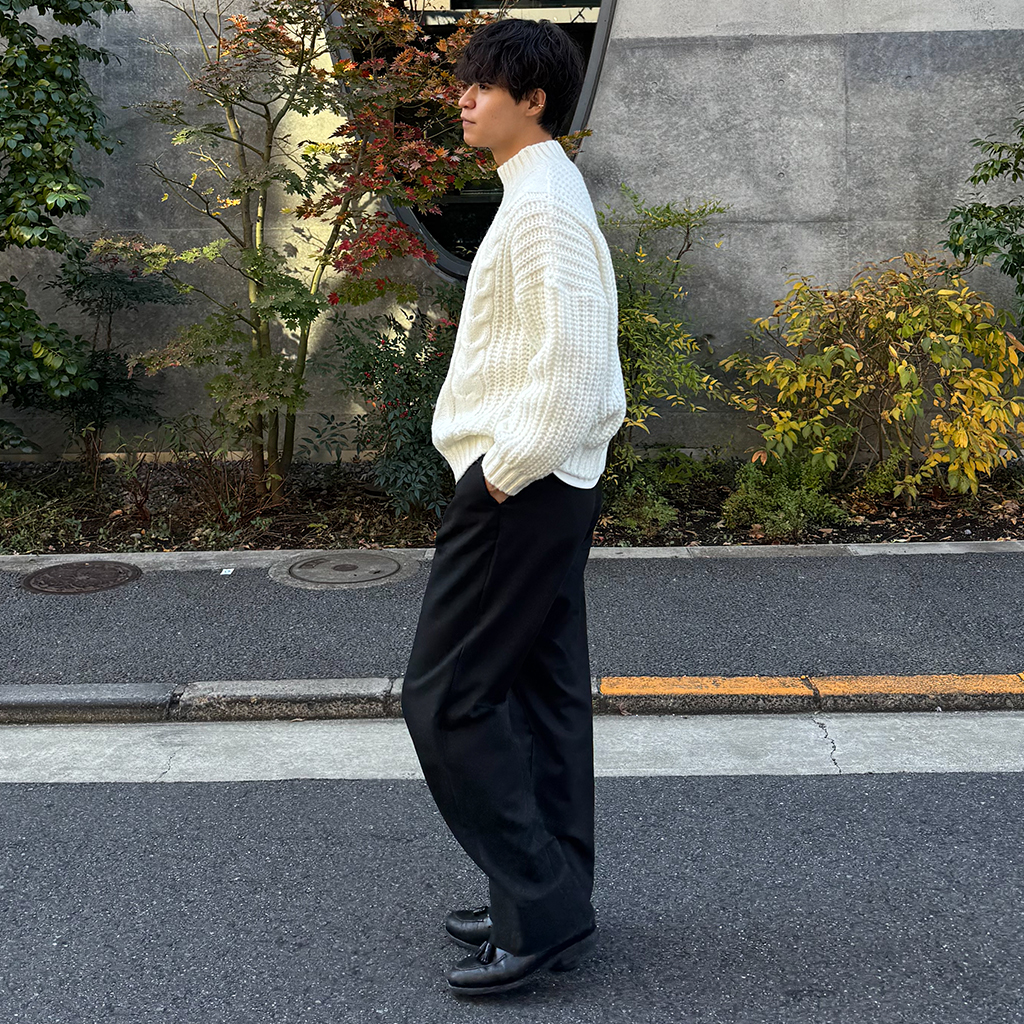 モックネックケーブルニットセーター | ファッション通販サイト NUGU