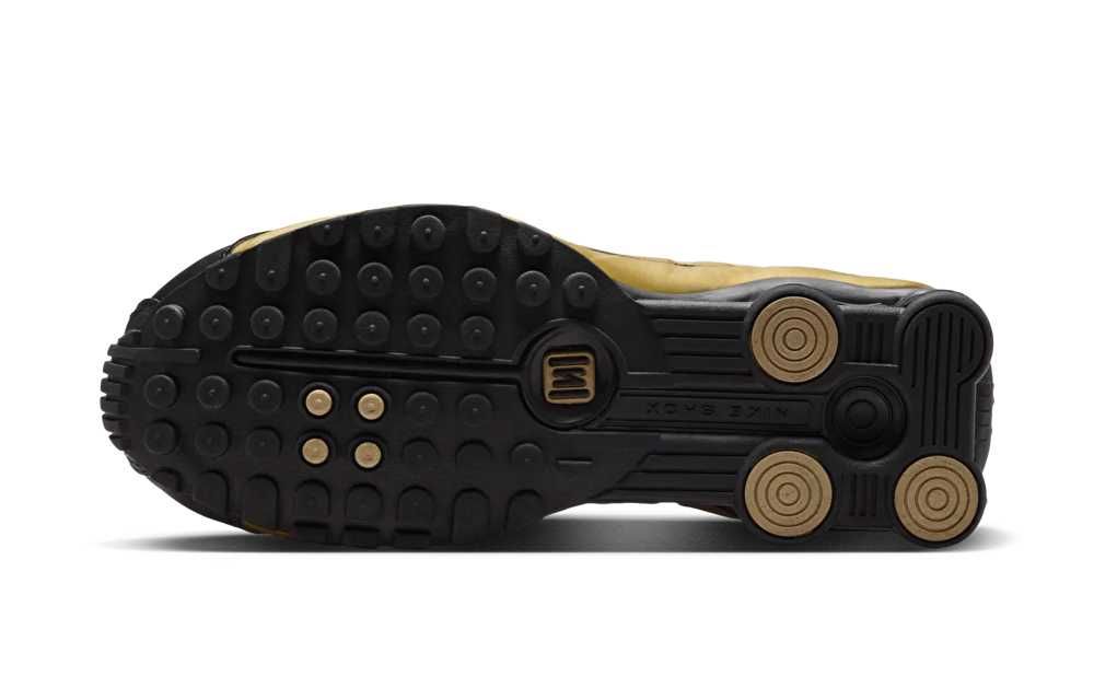 10/15・10/28発売｜Nike Shox R4 