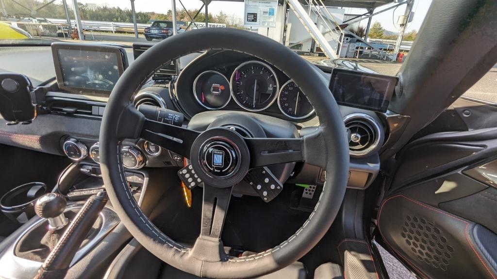 NARDI CLASSIC LEATHER ブラックレザー＆ブラックスポーク のパーツ