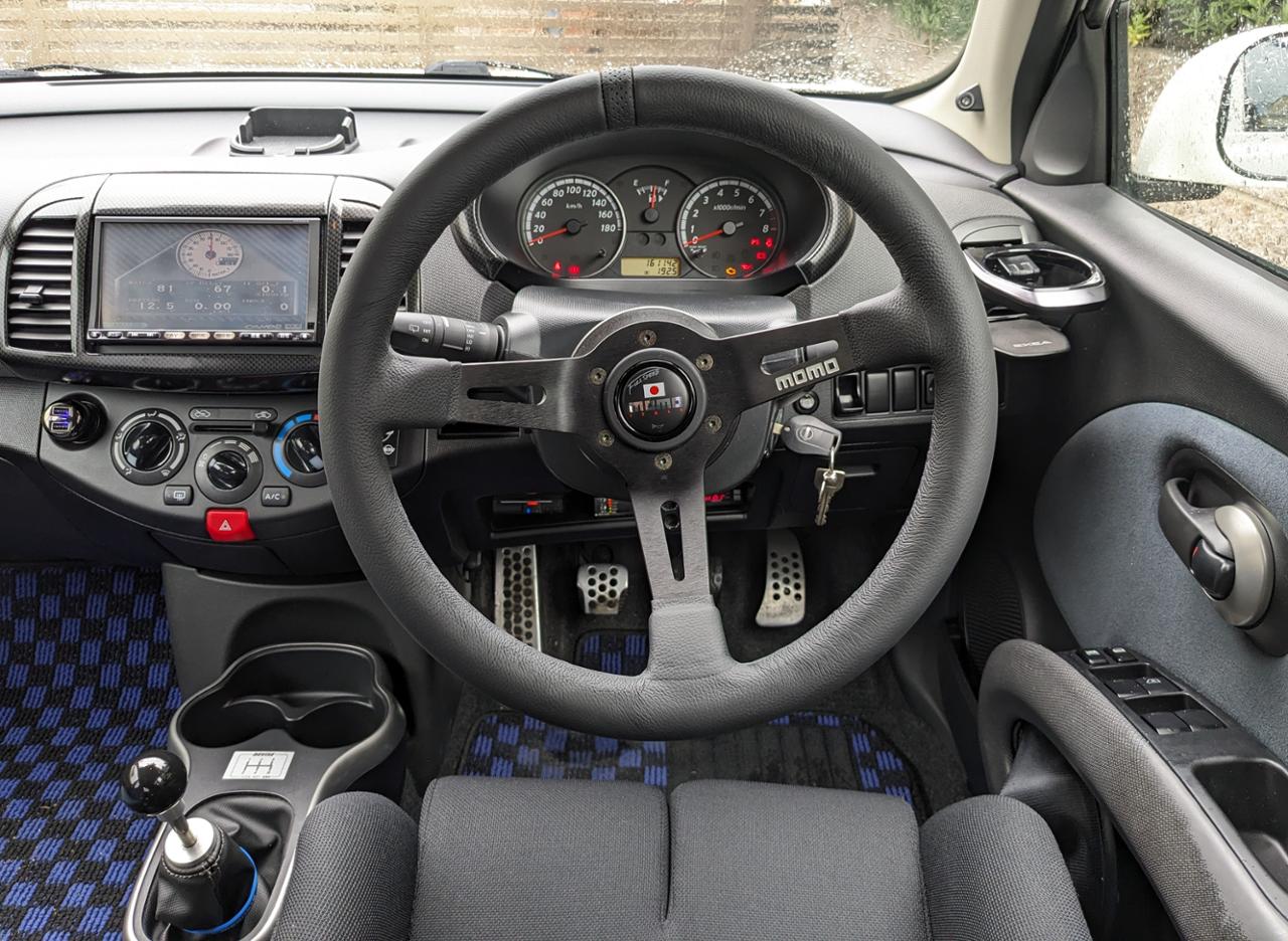 MOMO Full Speed 328φ K12マーチから取り外し MOMO Full Speed 328φ