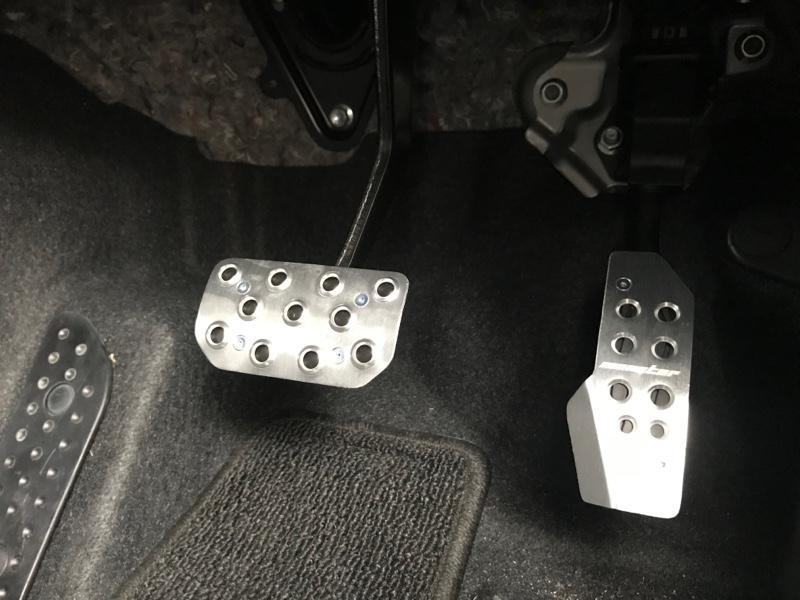 MONSTER SPORT スポーツドライビングペダルカバー のパーツレビュー