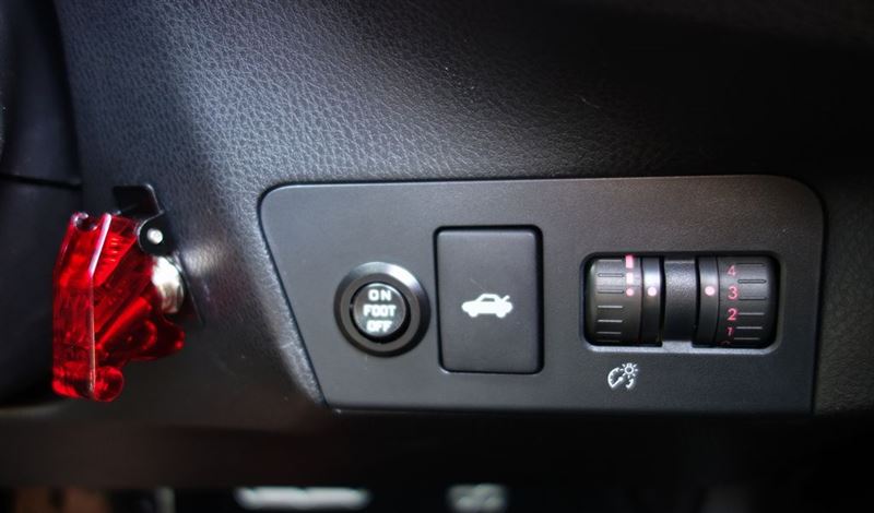 ヘッドライト光軸調整マニュアルレベライザーの取り付け（トヨタ 86