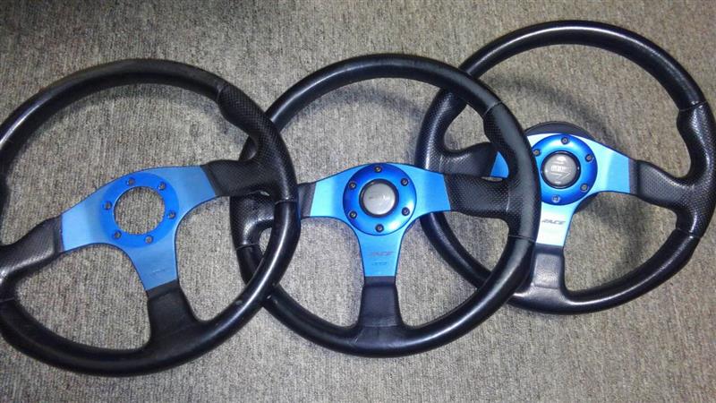 MOMO RACE ステアリング メタリックブルー φ32 MOMO RACE Φ32 ブルー