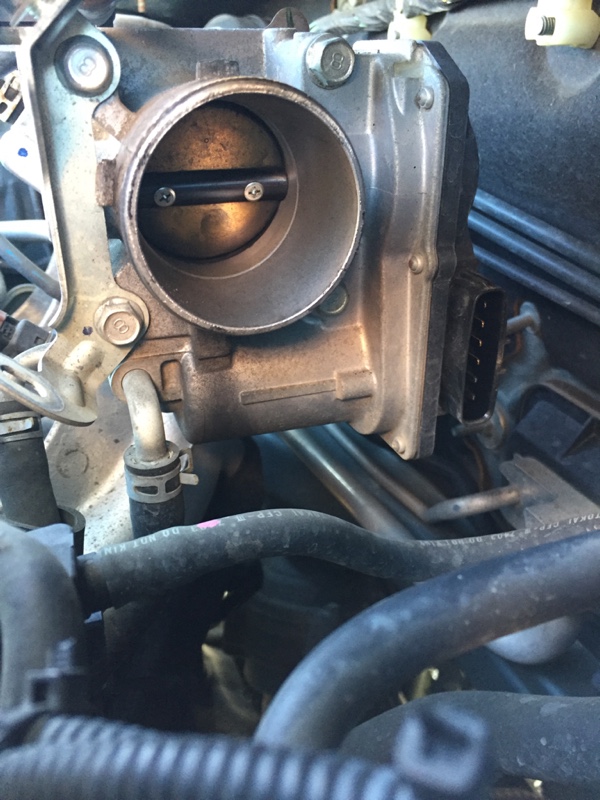 スロットルの清掃（三菱 コルトラリーアートバージョンR・Z27AG）by 白