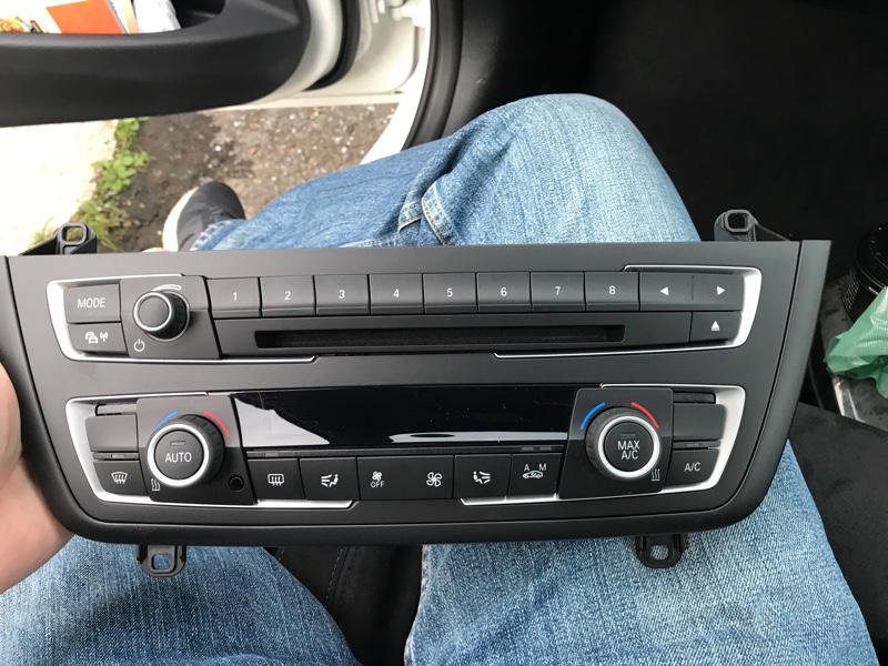 エアコンパネル交換 LCI後②（BMW 3シリーズ ツーリング・F31）by