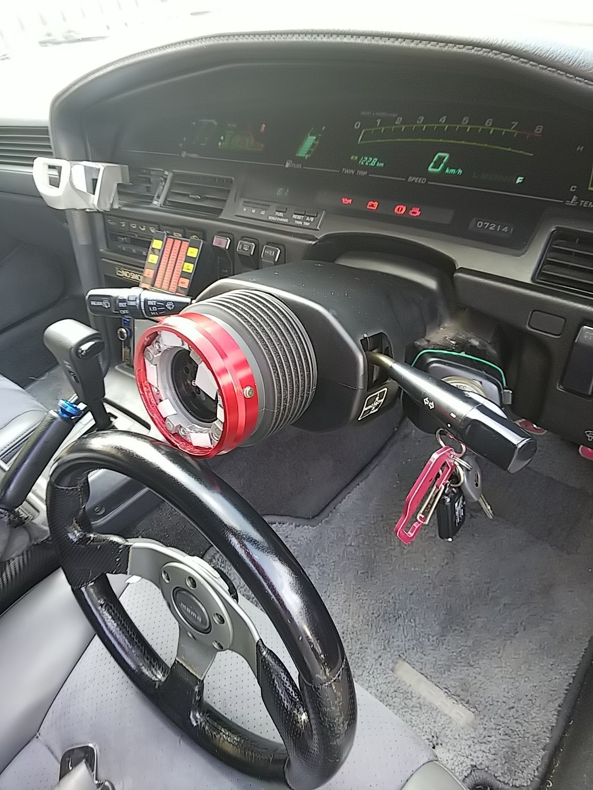 盗難防止にクイックリリースボス装着（トヨタ スープラ・A70系）by