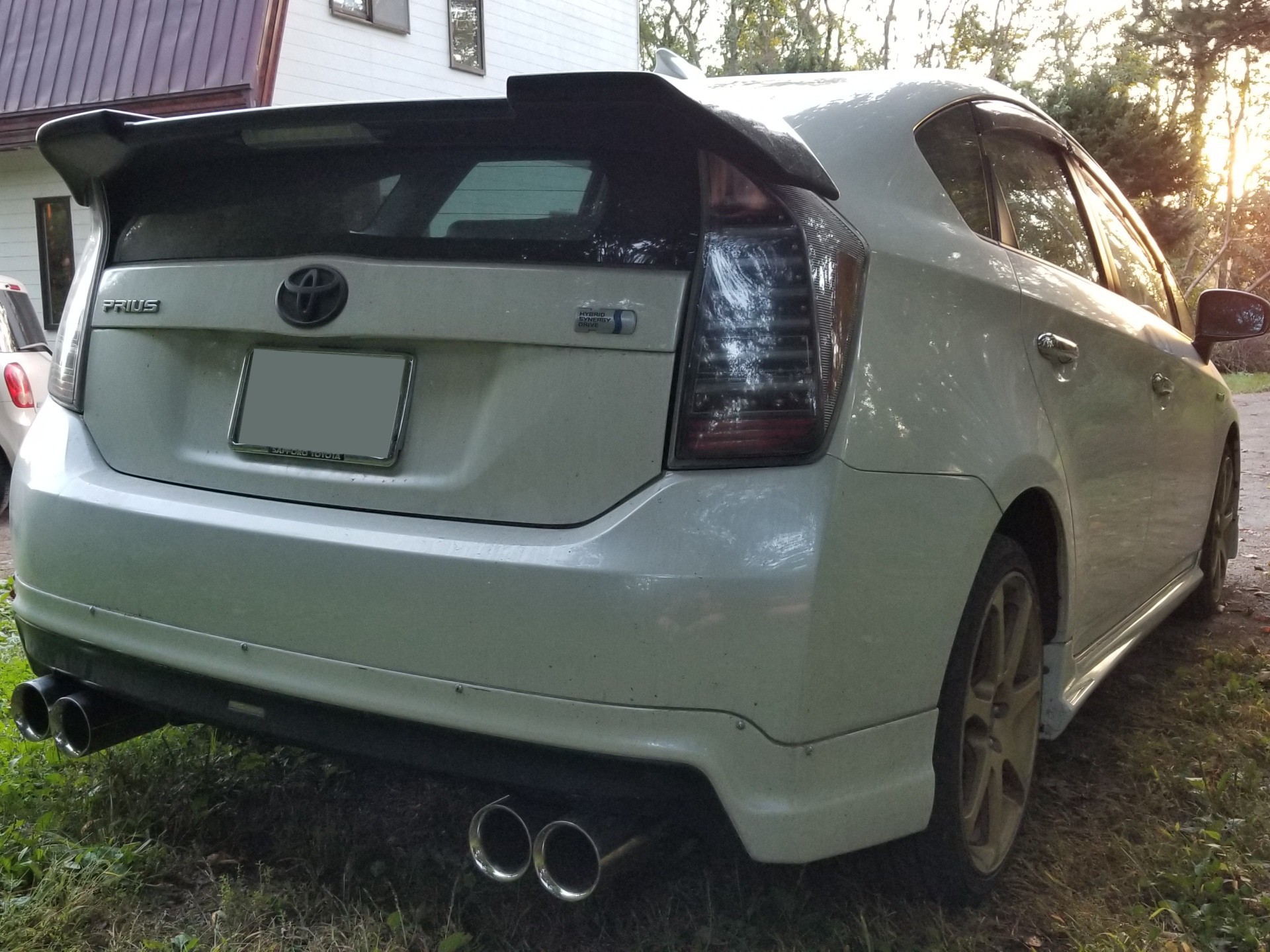 左右4本出しマフラー装着完了！（トヨタ プリウス・30系）by 81ekわご