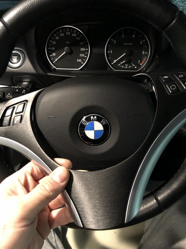 ステアリングカバー外し（エアバッグ外しなし）（BMW 1シリーズ