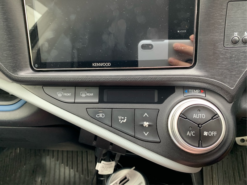エアコンパネル 中期型 交換（トヨタ アクア・NHP10）by くまちゃん