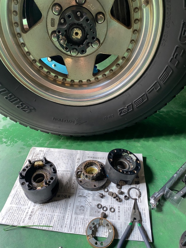 泣き所のパワーロッキングハブ交換（トヨタ ランドクルーザー70・HZJ