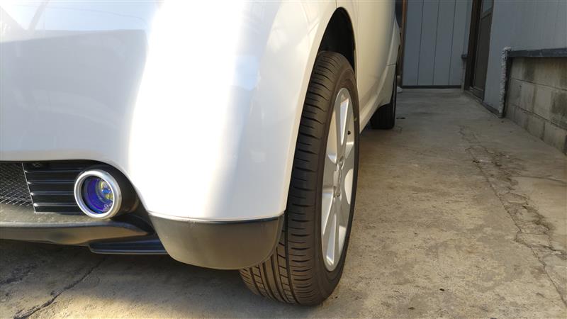 喝采！タイヤ4本同サイズ化、純正リアホイールをフロントへ装着（三菱