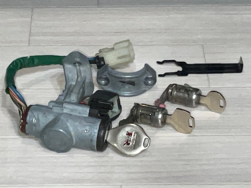 日産 スカイラインGT-R BNR32 後期 キーシリンダーセット Yahoo