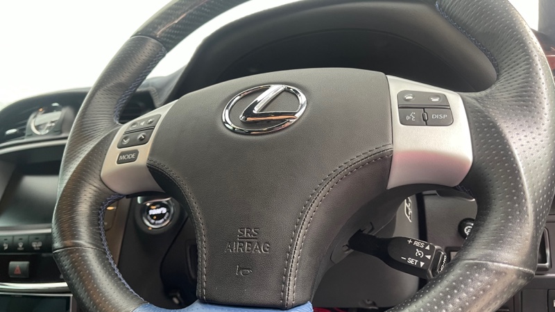 レクサスIS350 ハンドルエアバックカバー