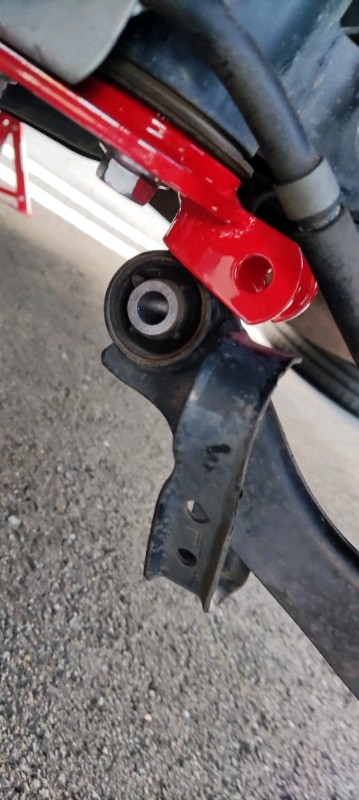 取付出来ない GPスポーツ R.E.D. リア トラクションメンバーカラー