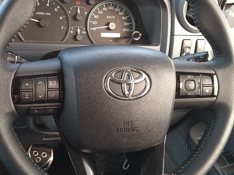 トヨタ純正ステアリング交換（右側ステアリングスイッチナビ割り当て編