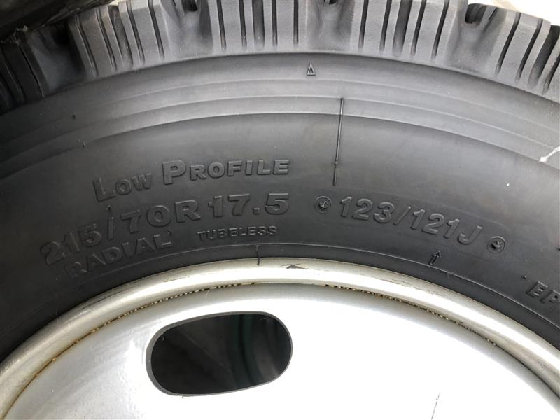 今年もスタッドレスタイヤ＆燃料フィルター交換（トヨタ コースター