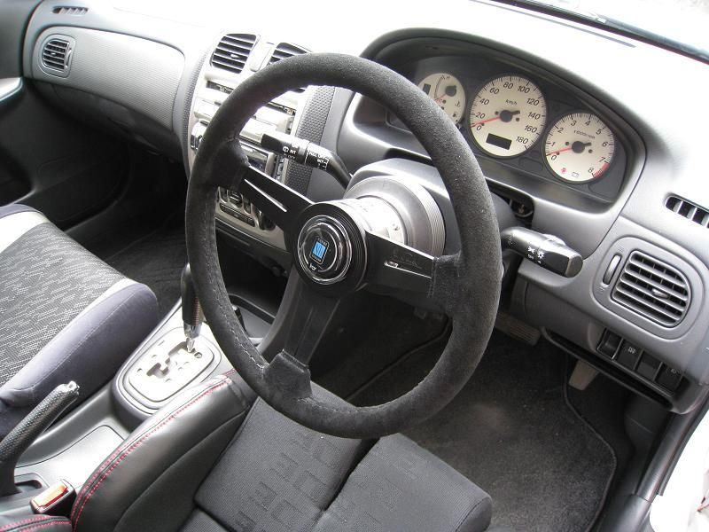 Z5 マホガニーウッド NARDI(ナルディ)のステアリングの口コミ・パーツ