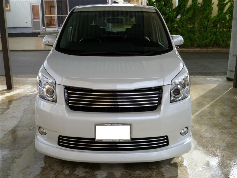 即決 ノア 純正 前期 ボンネット モール 80 9641 ノア 70 前期