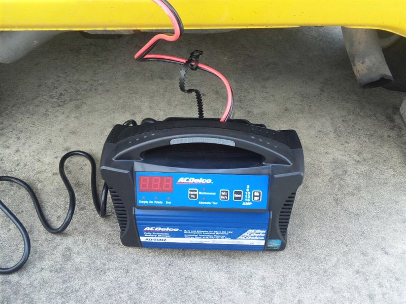 AC Delco AD-0002 12V全自動バッテリーチャージャー15A のパーツ