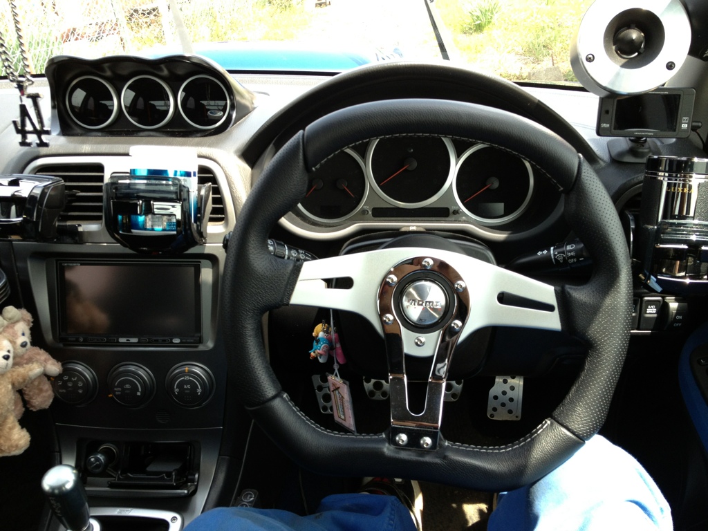 MOMO/モモ トレックR ステアリング ブラックレザー 350mm T-5 正規品