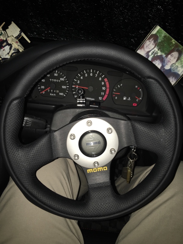 MOMO(モモ) ステアリング ティーム 28パイ BK T-1001 のパーツレビュー