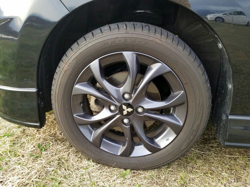 スズキ(純正) ソリオBlack & White用 15インチホイール のパーツ