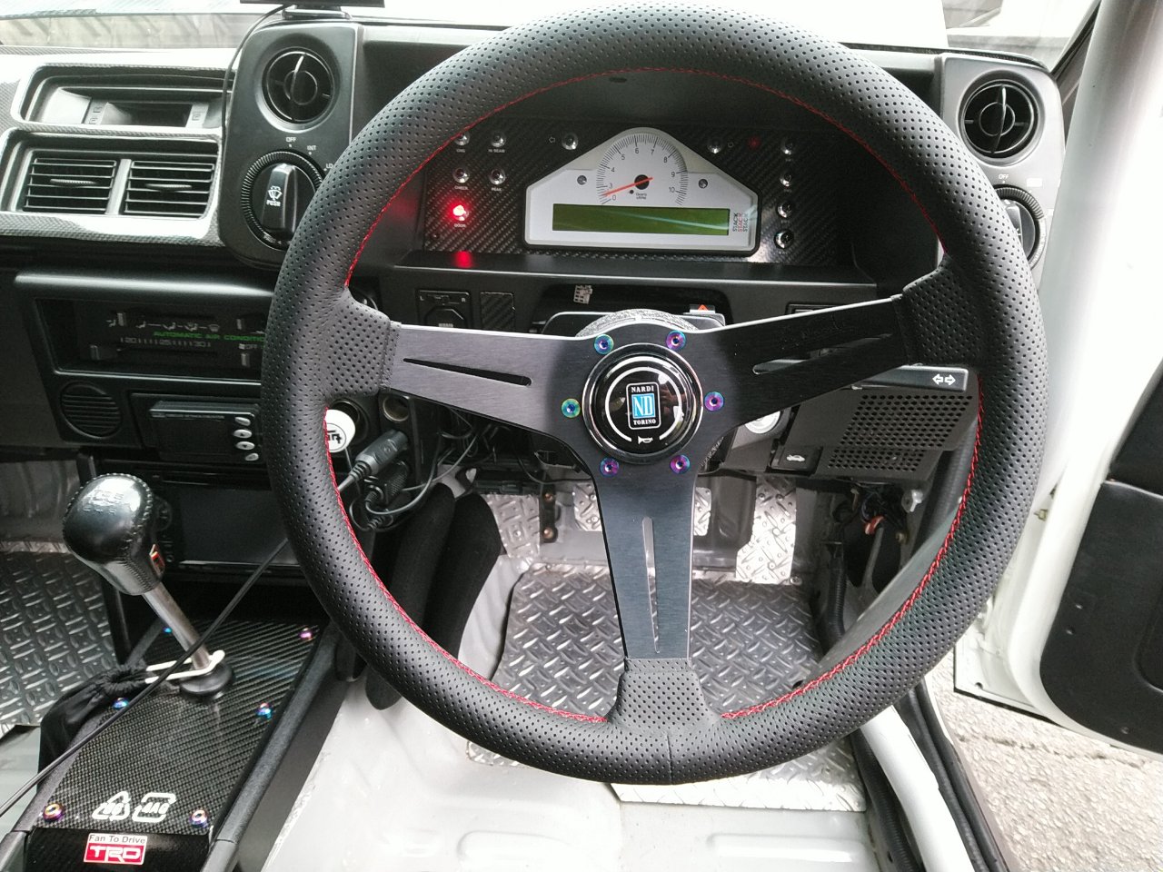 NARDI SPORTS TYPEラリー 340mmディープコーンタイプステアリング の