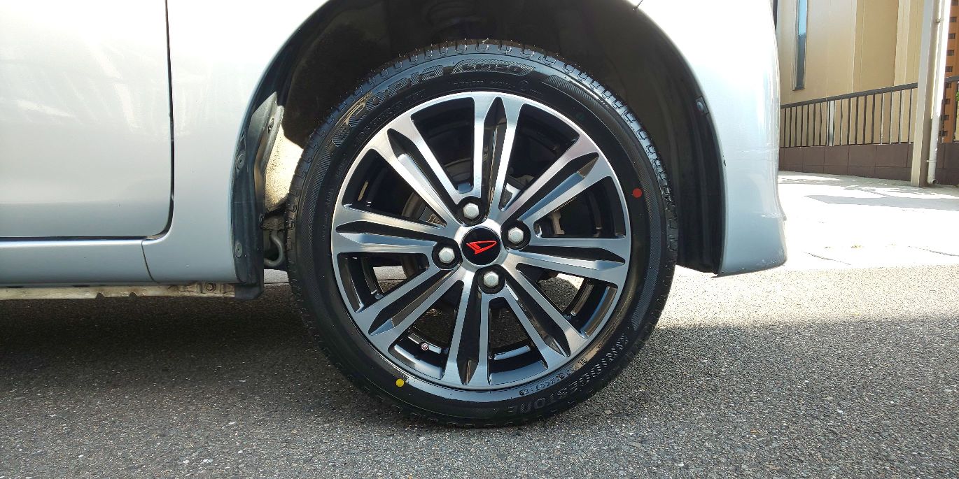 ダイハツ(純正) タントカスタム純正ホイール 15インチ のパーツ