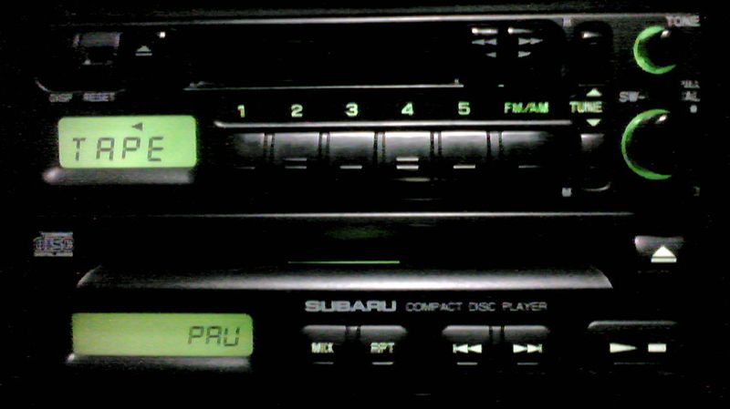 スバル純正 AM/FMチューナー付カセットデッキ＆CDプレーヤー の