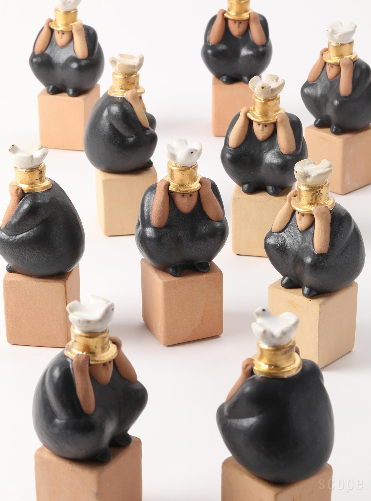 販売終了】Magician | Lisa Larson (リサ・ラーソン)