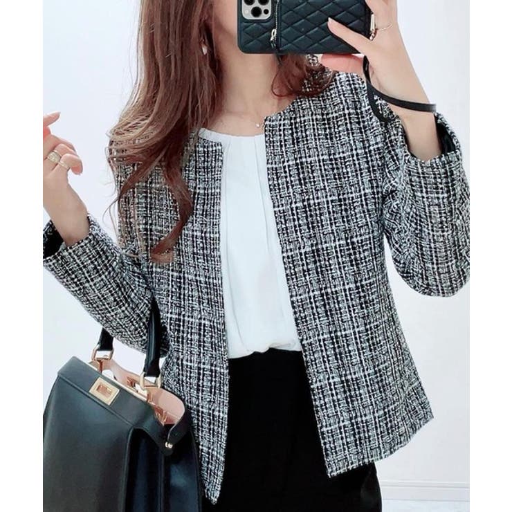 セレモニーでもデイリーでも着回しできる!上品ツイード素材ノーカラー