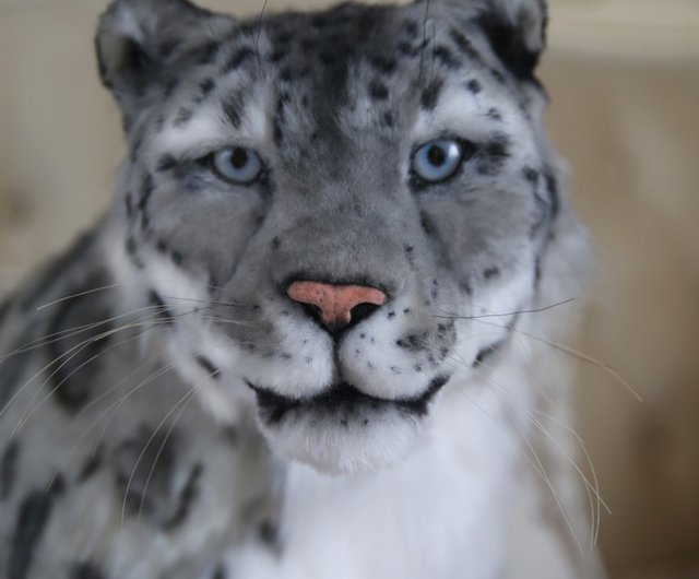 送料無料】ロシア ユキヒョウ イルビスのリアルなおもちゃ。オークの