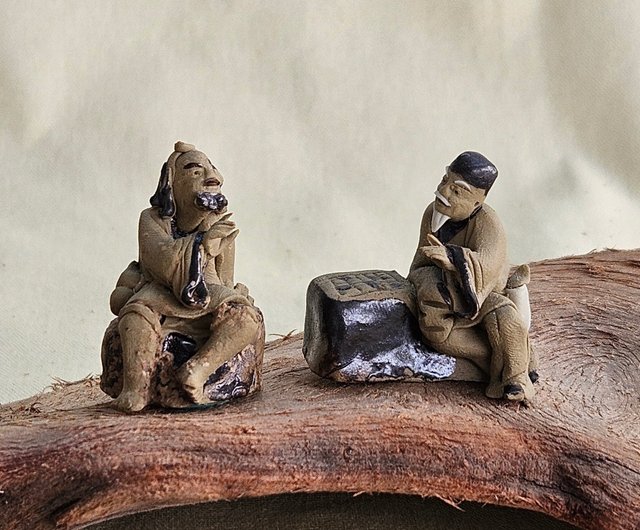 12%OFF】台湾 【風化木台座】陶器製の小さなフィギュアが付属 plant