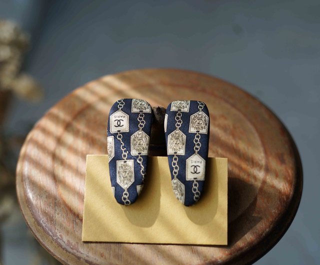 台湾 ヴィンテージネクタイをリメイクしたヘアクリップ-CHANEL-青と白