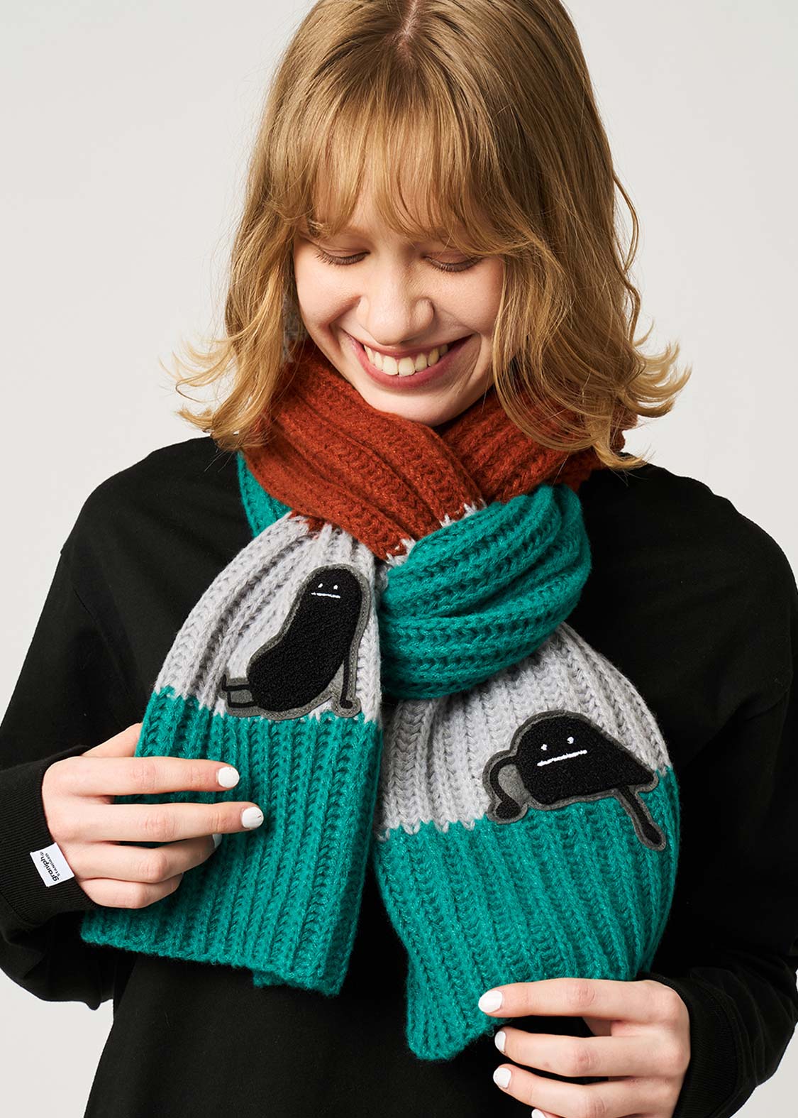 ビューティフルシャドー｜ニットラインマフラー｜ユニセックス