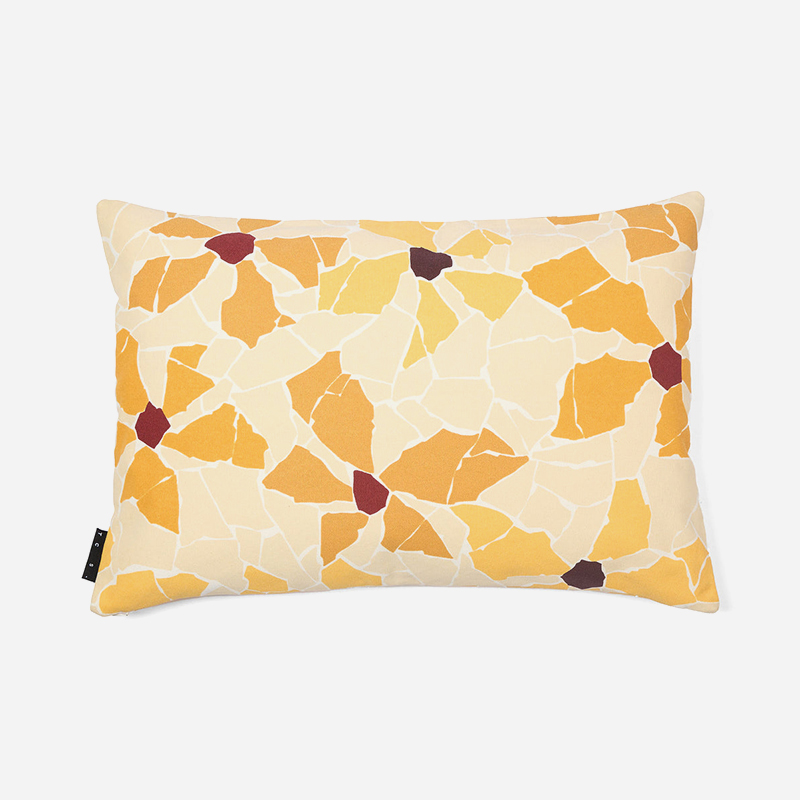 TCS チャーリーシェパード ロックダウンディプティック クッション