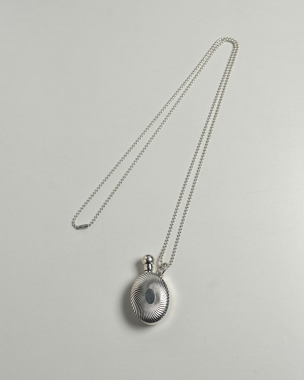 Garden of eden ヴィクトリアン パフューム ボトル ネックレス