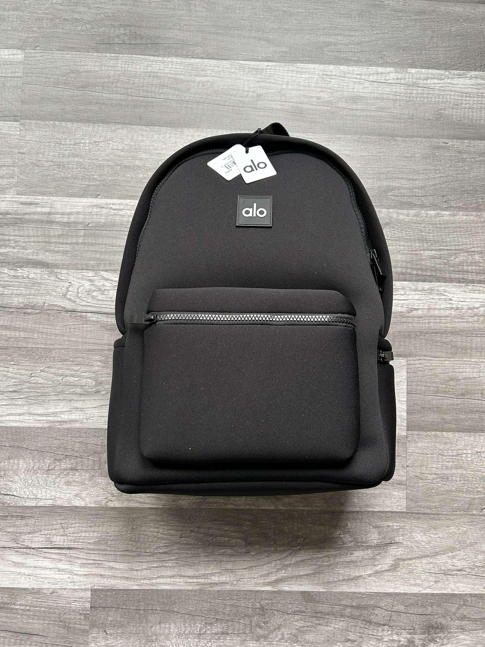 Alo Yoga Stow Backpack Black New With Tags 17.6L – Crown One Clothing