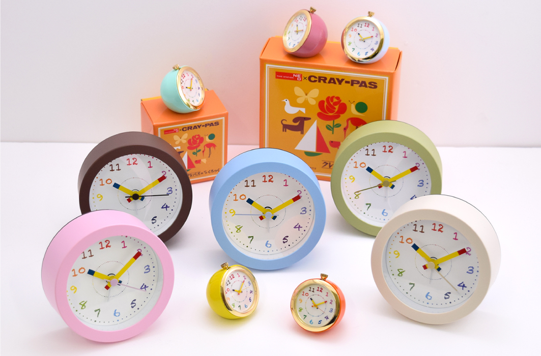 クレパス柄トケイ（置き時計） | サクラクレパス OFFICIAL SHOP