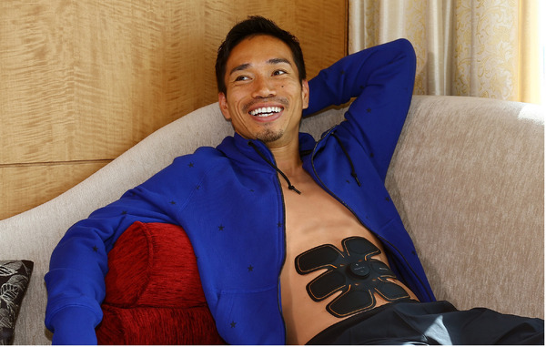 長友佑都らアスリートをサポートする「シックスパッド アスリート