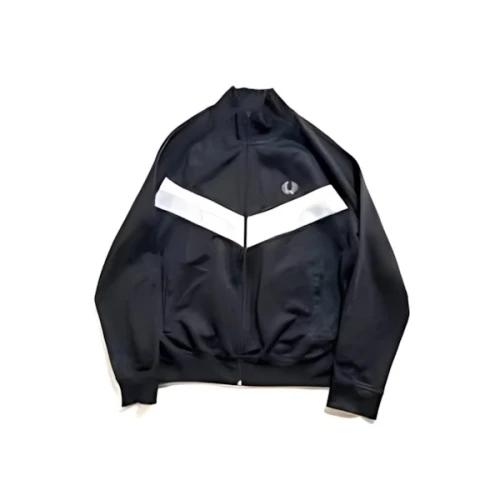 新井和輝が着用している「FRED PERRY」のアイテム紹介