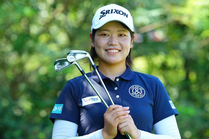 櫻井心那さん、6I～PWを新モデル『スリクソンZXi 7』に一気に替えて