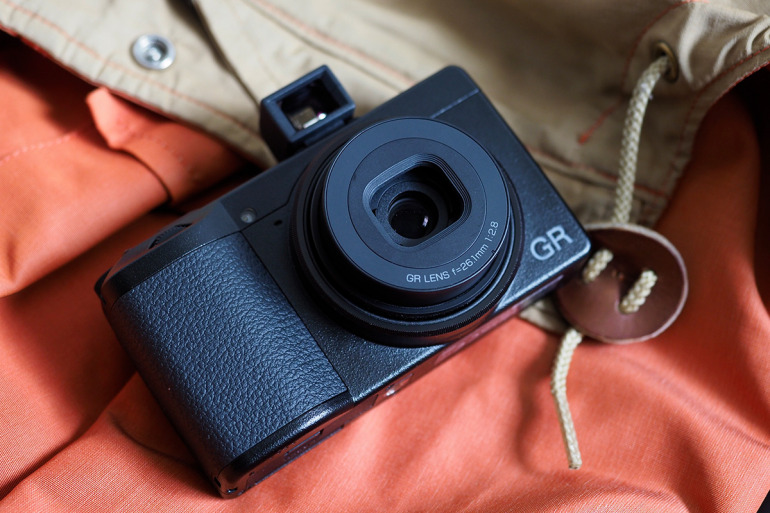 モノクロームの魅力に目覚める!?40mmレンズを搭載したリコー「GR IIIx