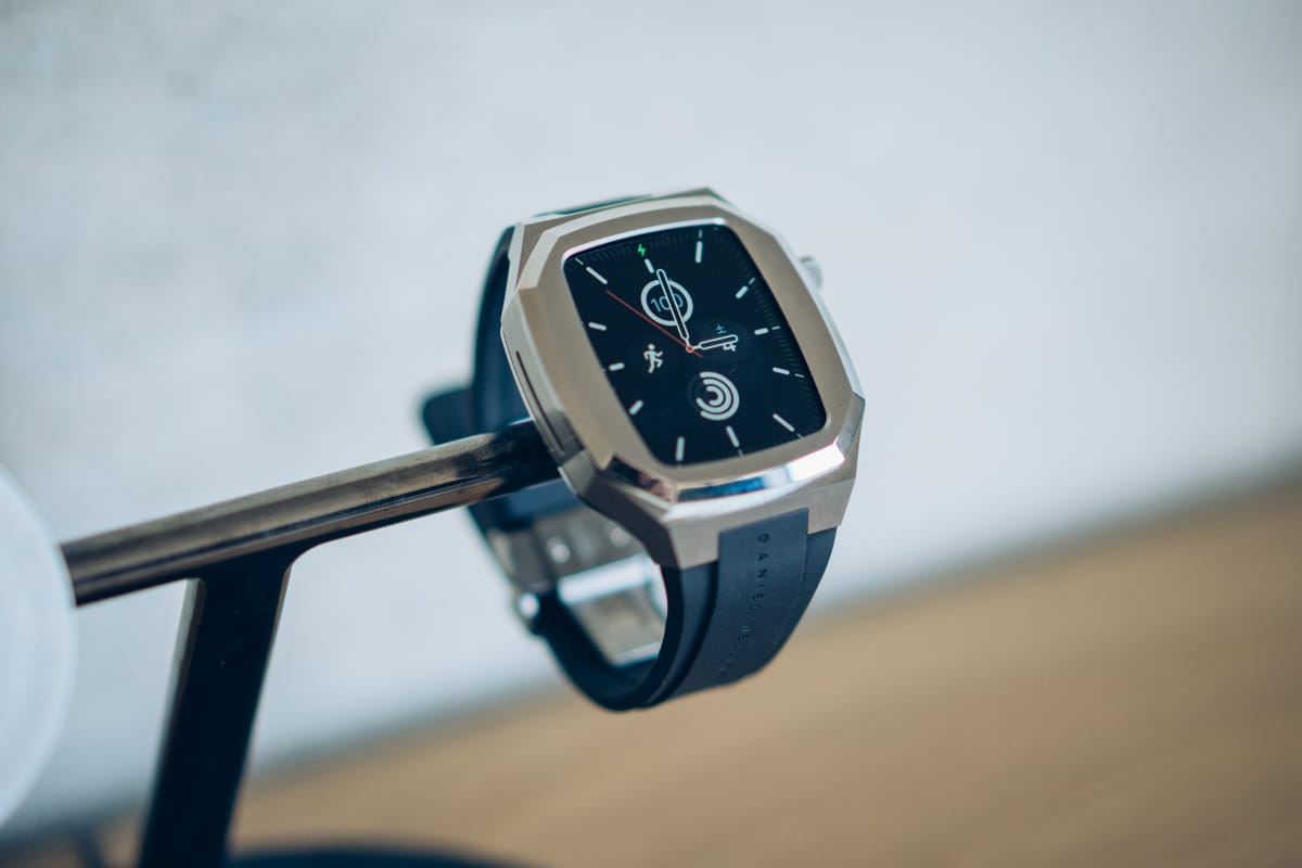 憧れの高級Apple Watchケース！ダニエル・ウェリントン「Switch