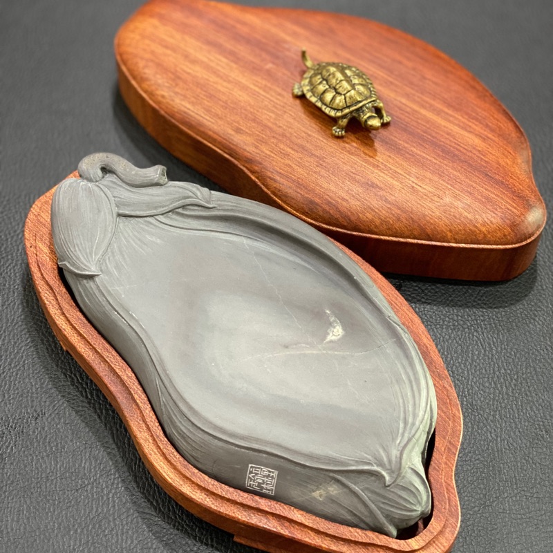 歙州硯 魚子紋・金星の琅玕系美石】◇唐木塗箱◇約七吋◇龍尾山◇歙硯