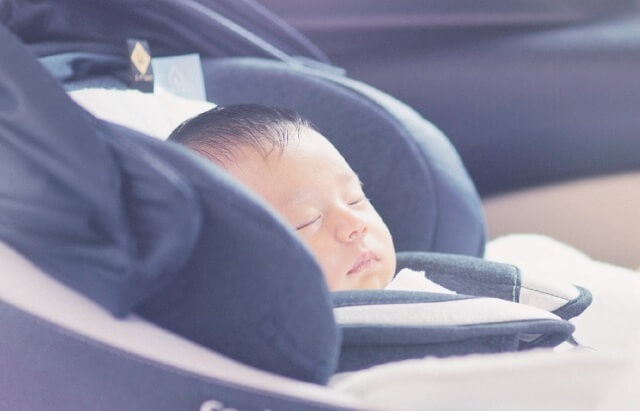 ベッドを超えた新空間！産まれてすぐ使えるチャイルドシート